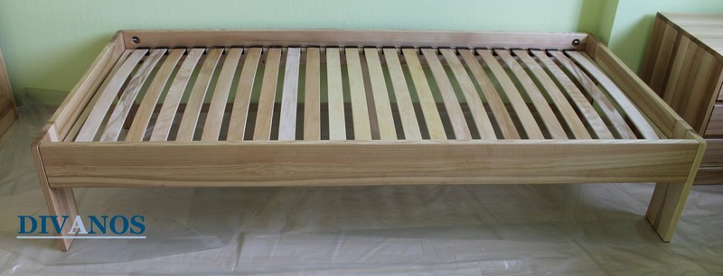 Кровать из дуба "Юниор"
